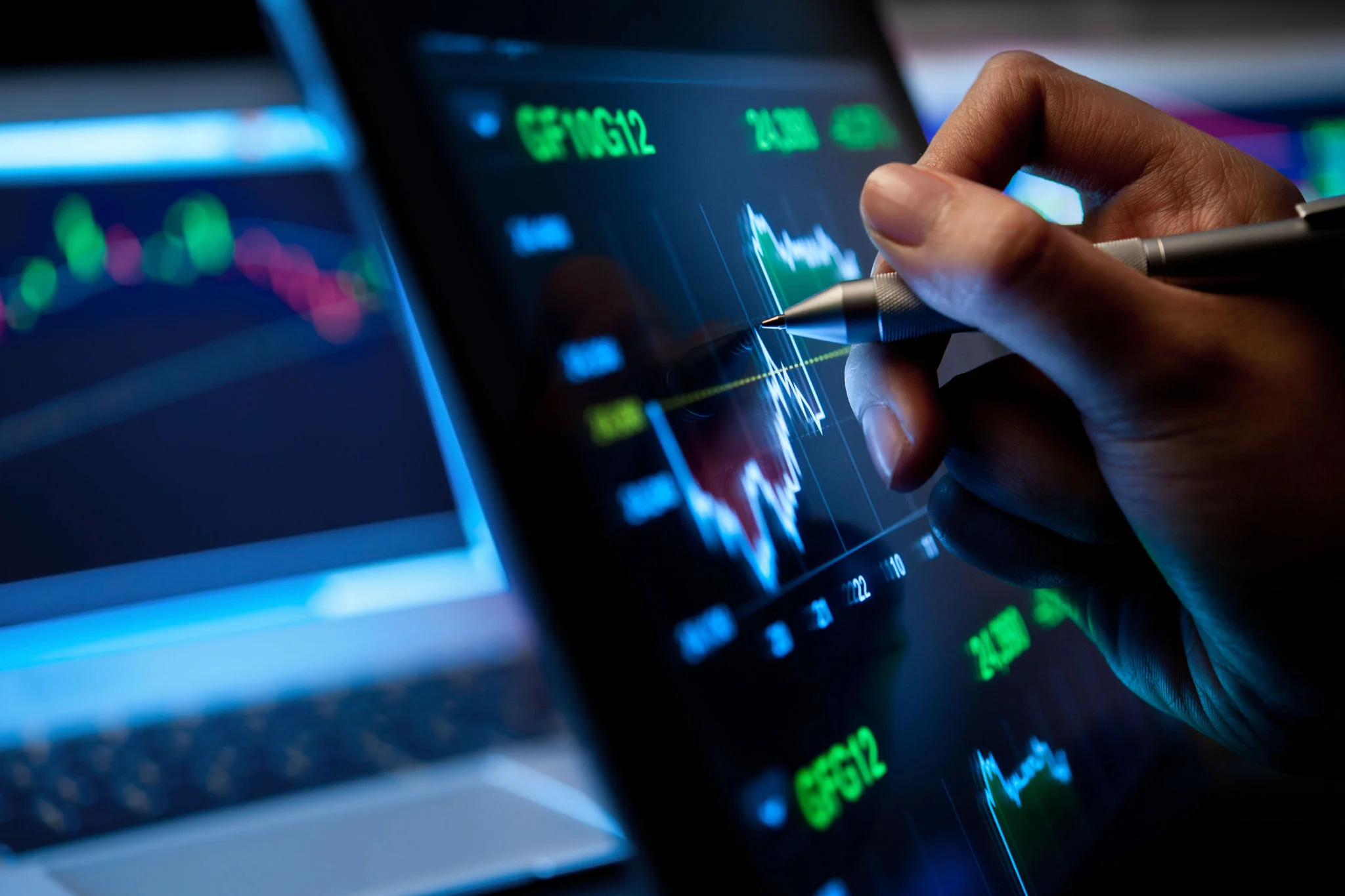 Financial reporting and analytics dashboard